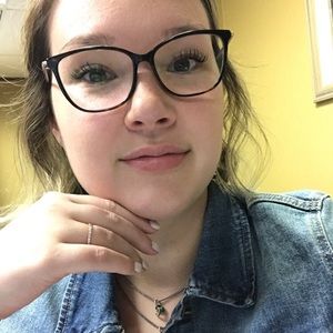 Meet your Posher, Brenna